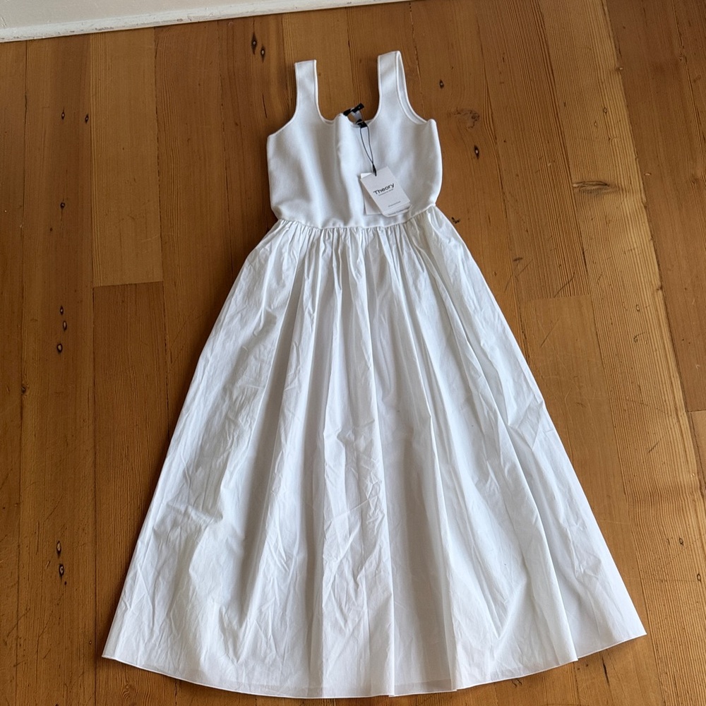 Theory White Sleeveless Top size small NWT